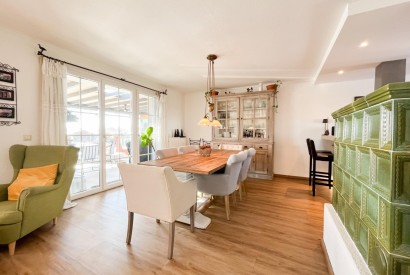 Traumhaftes EFH mit Pool und Garage auf großem Grundstück